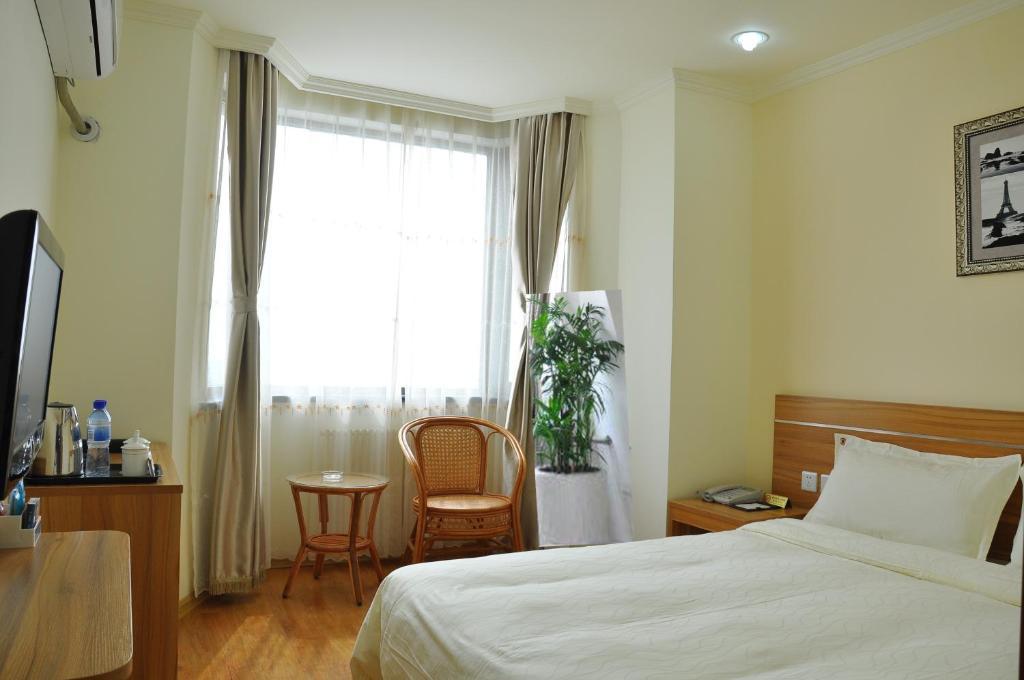 Super 8 Hotel Qingdao Railway Station Gui Zhou Road Bagian luar foto